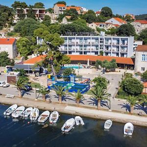 Hotel Lumbarda